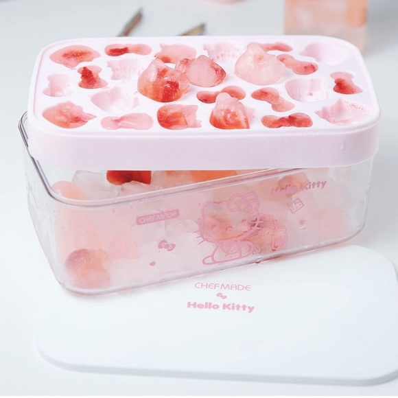 RARE SOLD OUT! HELLO KITTY 💕 ChefMade Ice Cubes & Storage - Picture 5 of 6